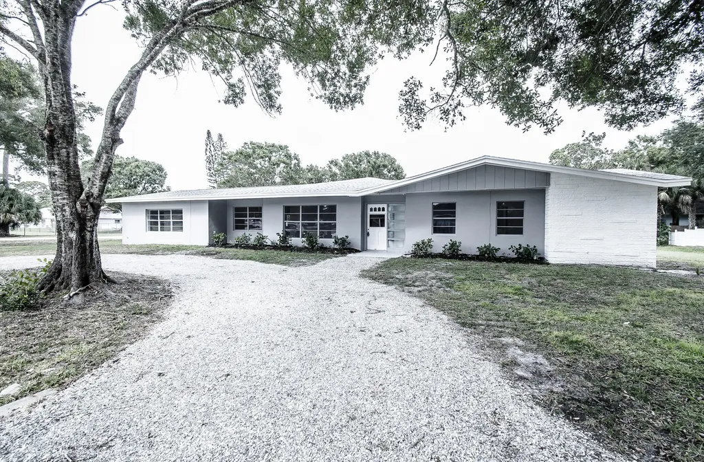 1376 37th Avenue Vero Beach FL 32960
