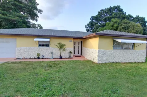 933 NW 12th Terrace Stuart FL 34994
