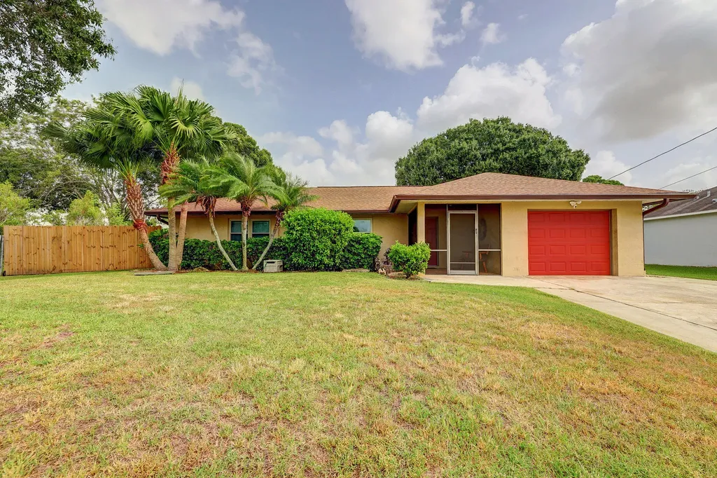 1893 SW Penrose Avenue Port St Lucie FL 34953