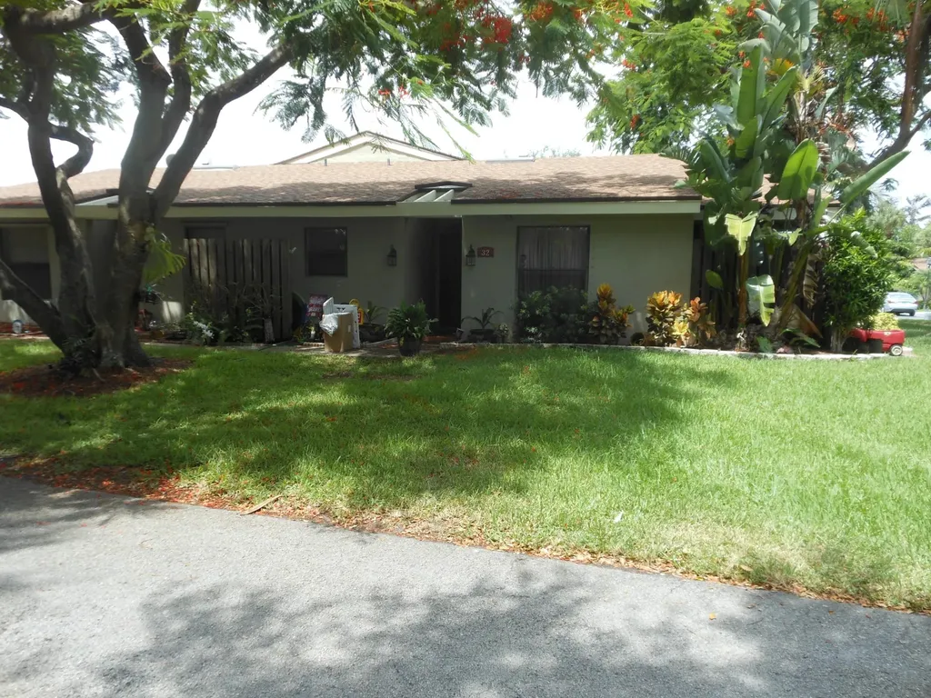 32 Meadows Drive Boynton Beach FL 33436
