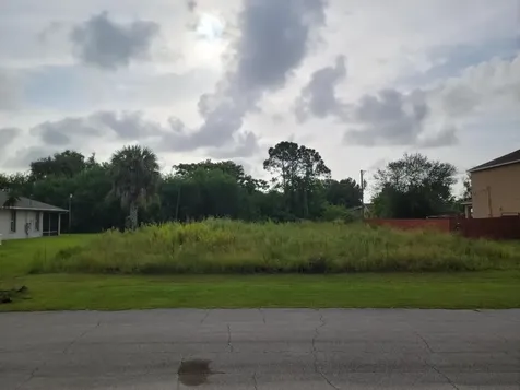 411 SW Doreen Street Port St Lucie FL 34983