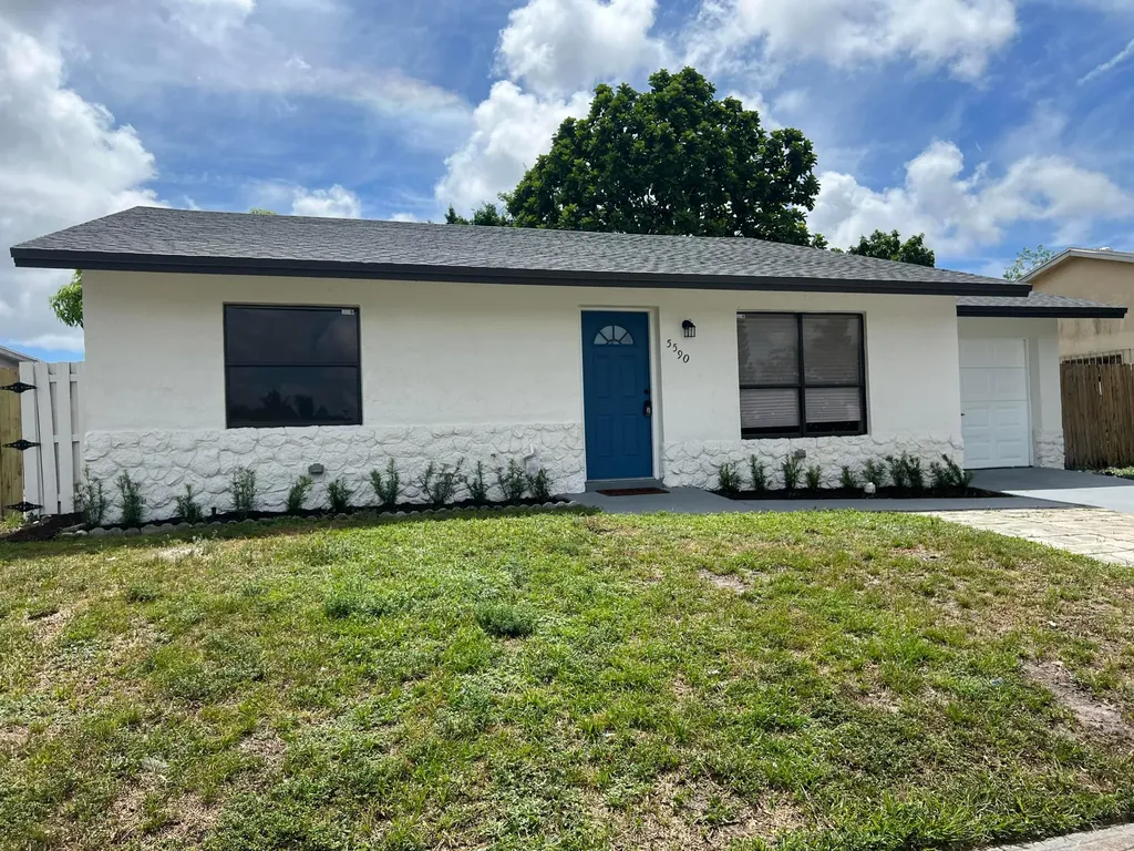5590 Jarrand Way Lake Worth FL 33463