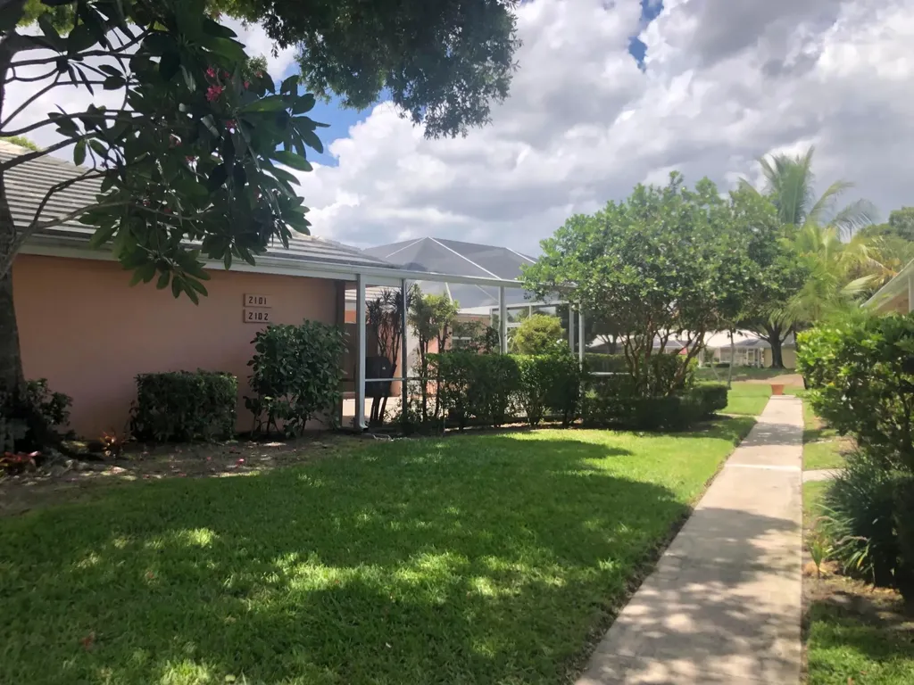 2102 Appleton Court Palm Beach Gardens FL 33403
