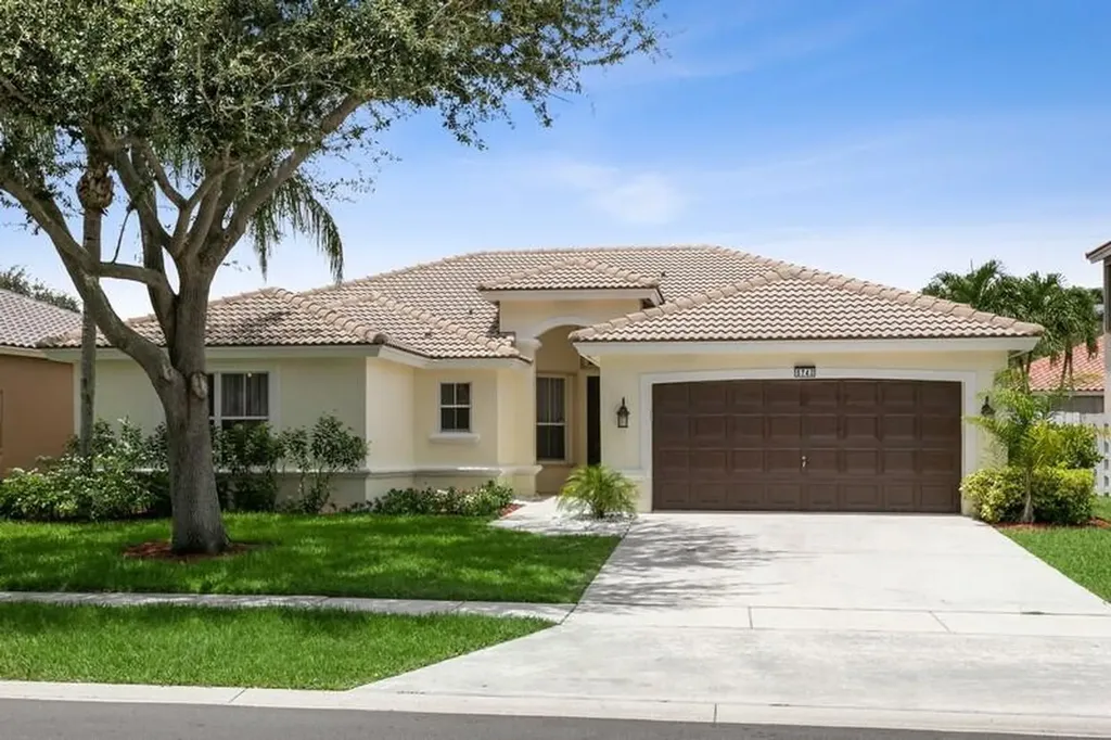 5743 La Gorce Circle Lake Worth FL 33463