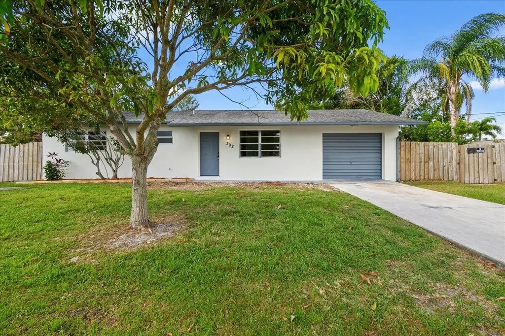 302 SW Whitmore Drive Port St Lucie FL 34984