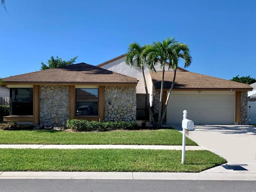 21047 Rustlewood Avenue Boca Raton FL 33428