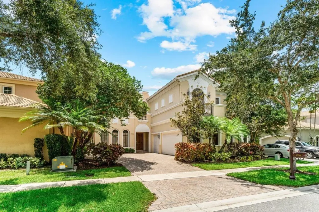 17763 Lake Azure Way Boca Raton FL 33496