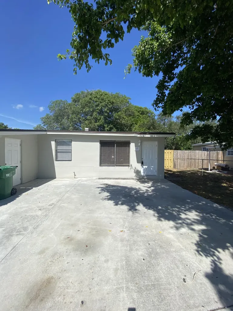 426 SW 14th Avenue Delray Beach FL 33444