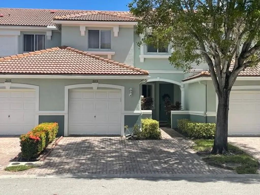 2113 Oakmont Drive Riviera Beach FL 33404
