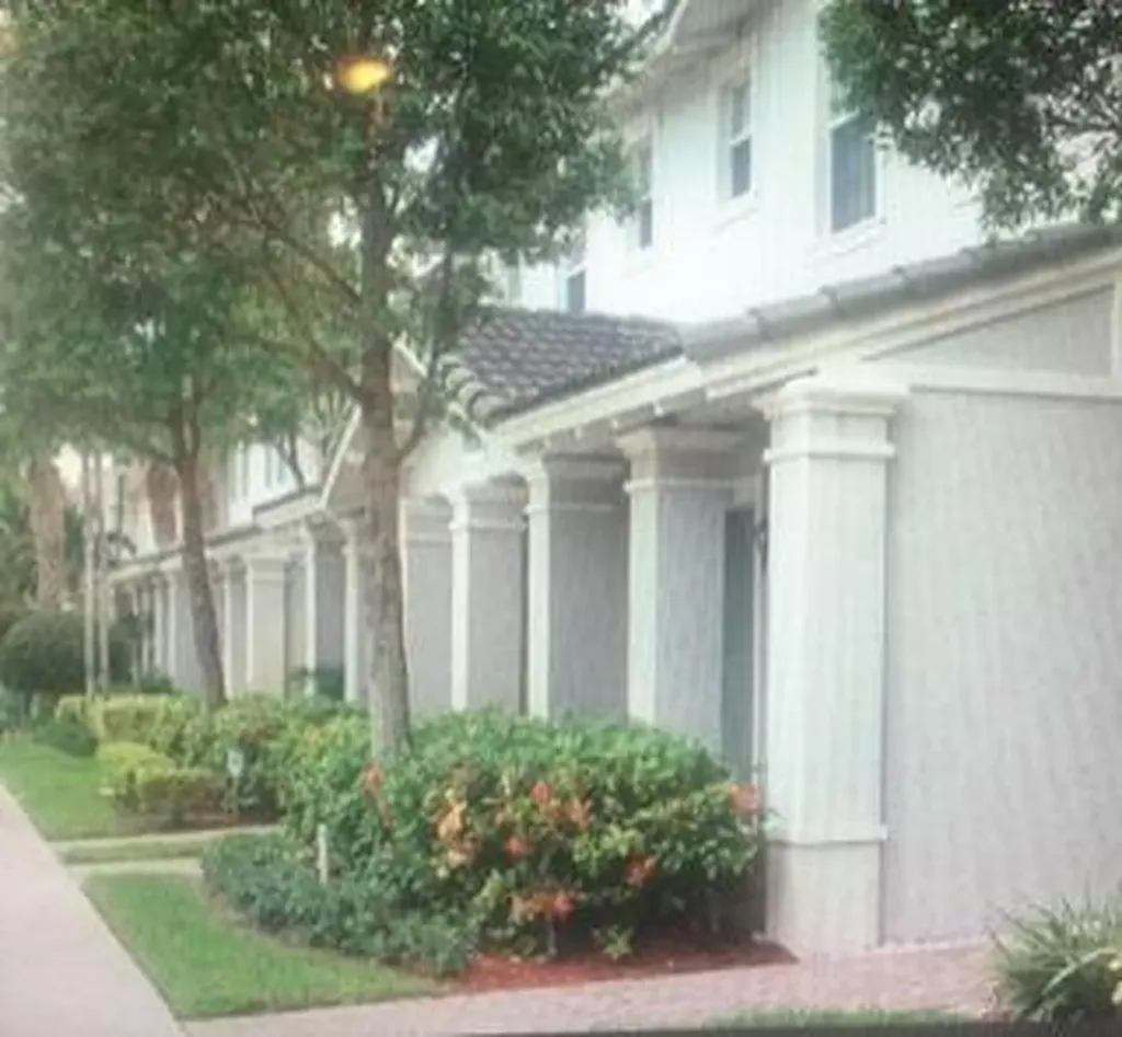 924 NW 18th Avenue Boca Raton FL 33486