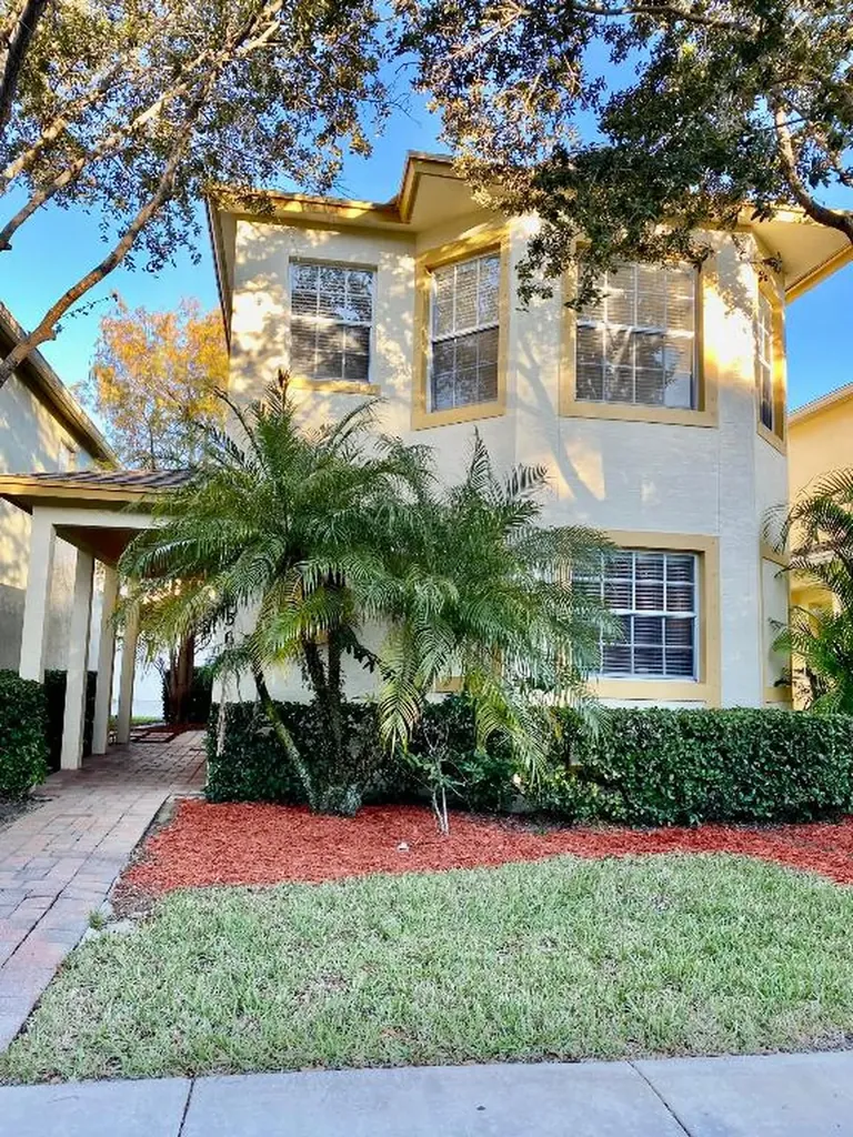 2368 SE Quaint Drive Port St Lucie FL 34952