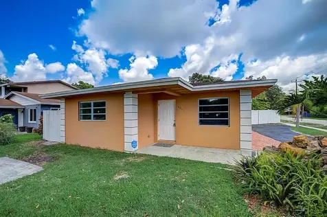 6201 Hayes Street Hollywood FL 33024
