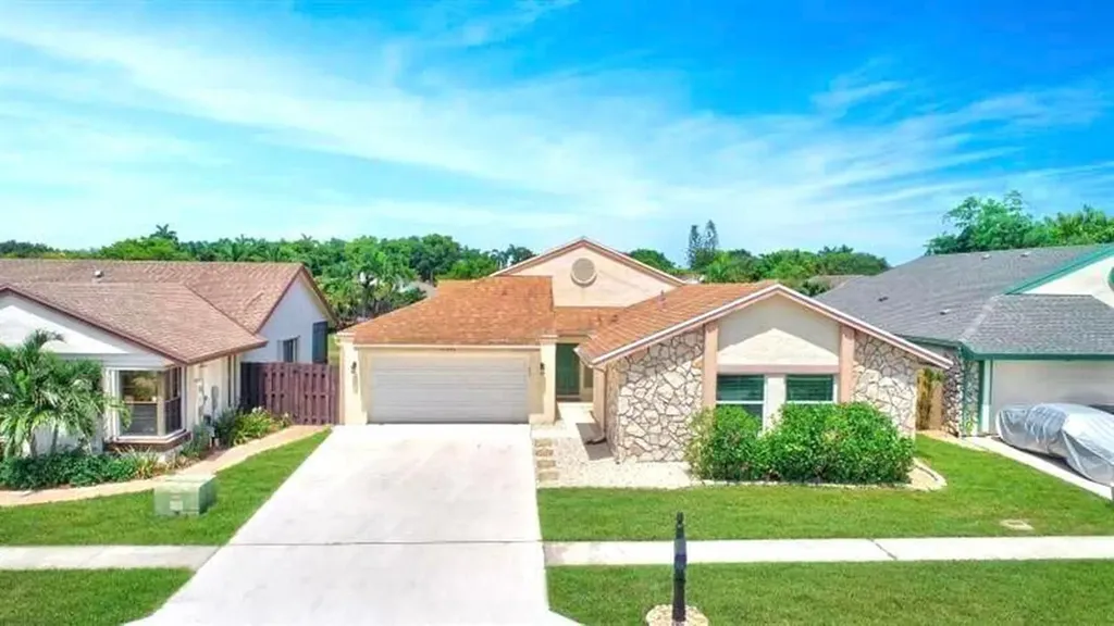 21050 Rustlewood Avenue Boca Raton FL 33428
