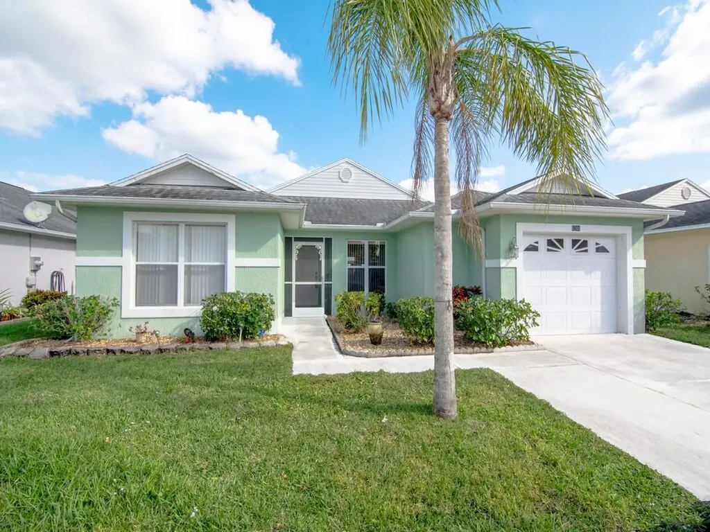 6700 Tulipan Fort Pierce FL 34951