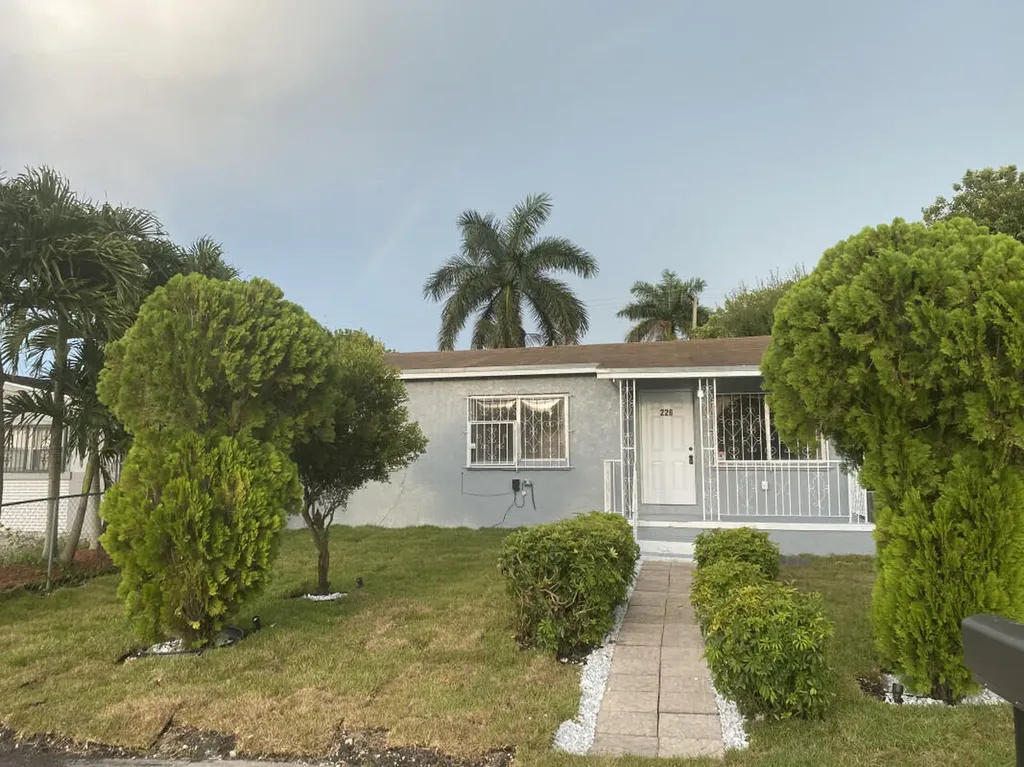 226 NW 9th Avenue South Bay FL 33493
