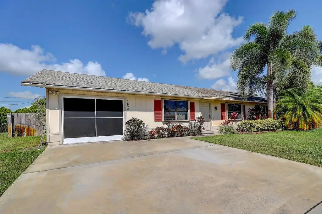 1852 SW Hampshire Lane Port St Lucie FL 34953