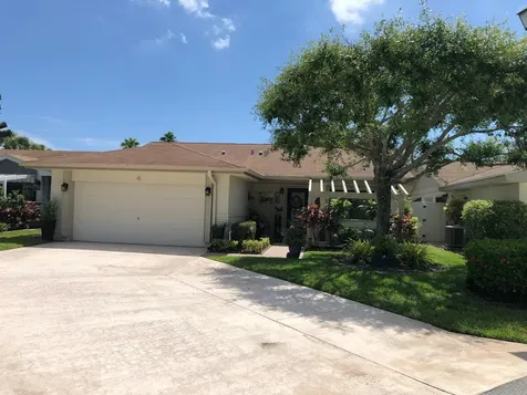 4 Boswell Place Boynton Beach FL 33426