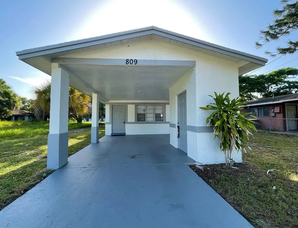 809 N 22nd Street Fort Pierce FL 34950