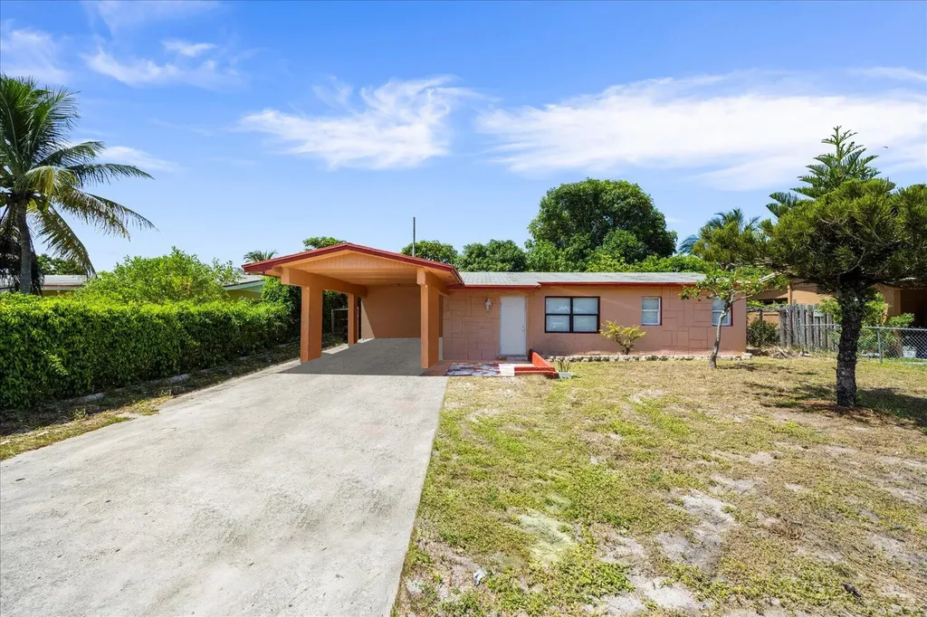 211 NE 27th Avenue Boynton Beach FL 33435