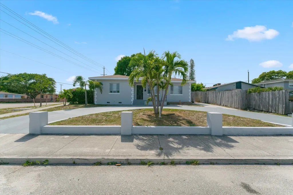 1129 S B Street Lake Worth Beach FL 33460