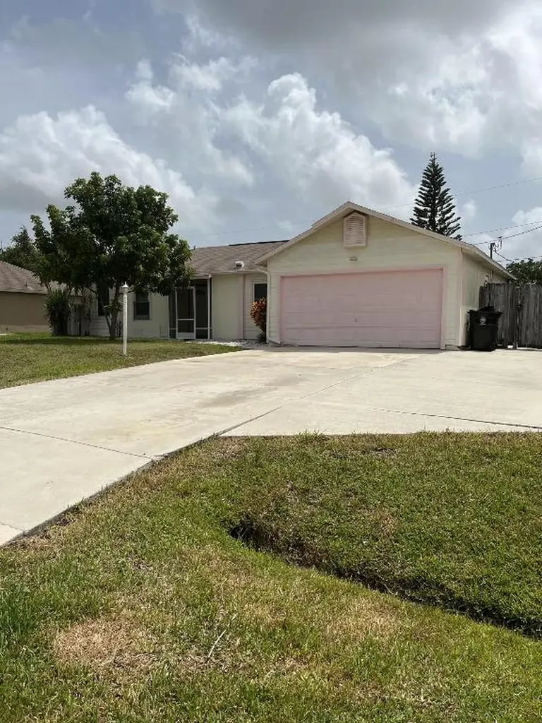 733 NE Galilean Street Port St Lucie FL 34983
