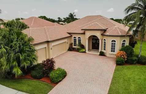 910 SW Grand Reserves Boulevard Port St Lucie FL 34986