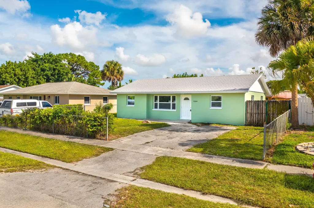 5580 S 35th Court Greenacres FL 33463