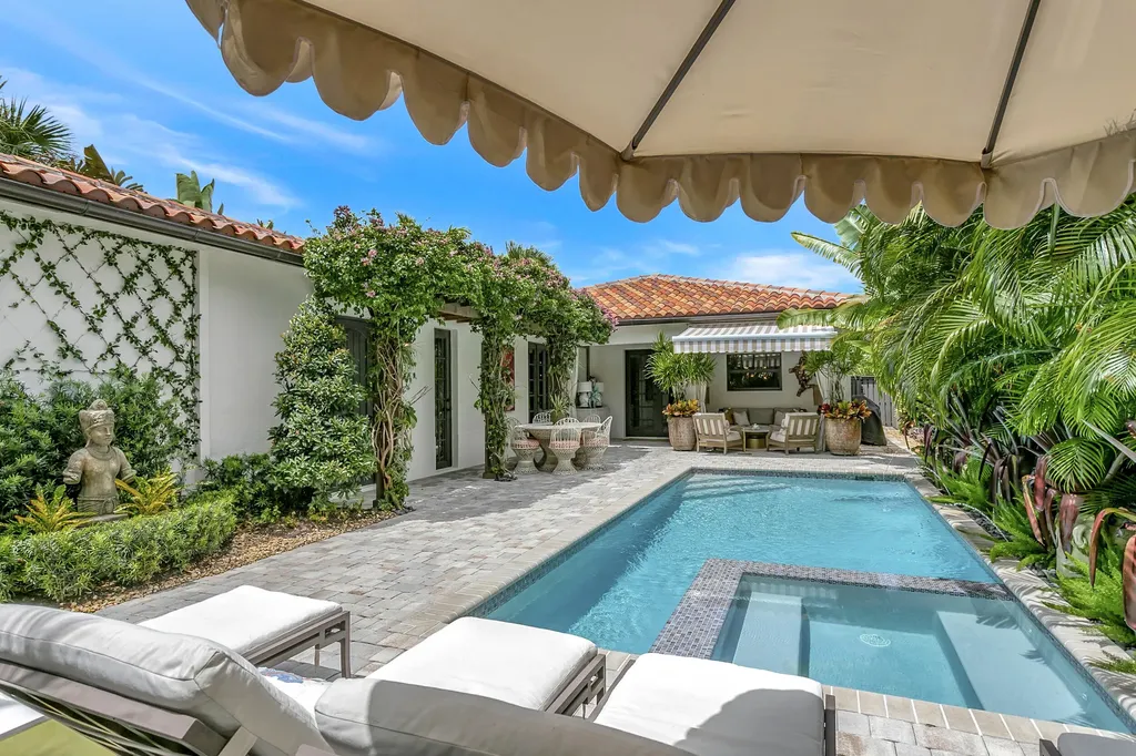 1216 N Palmway Lake Worth Beach FL 33460