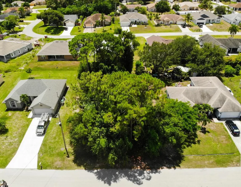 1542 SW Flagami Road Port St Lucie FL 34953