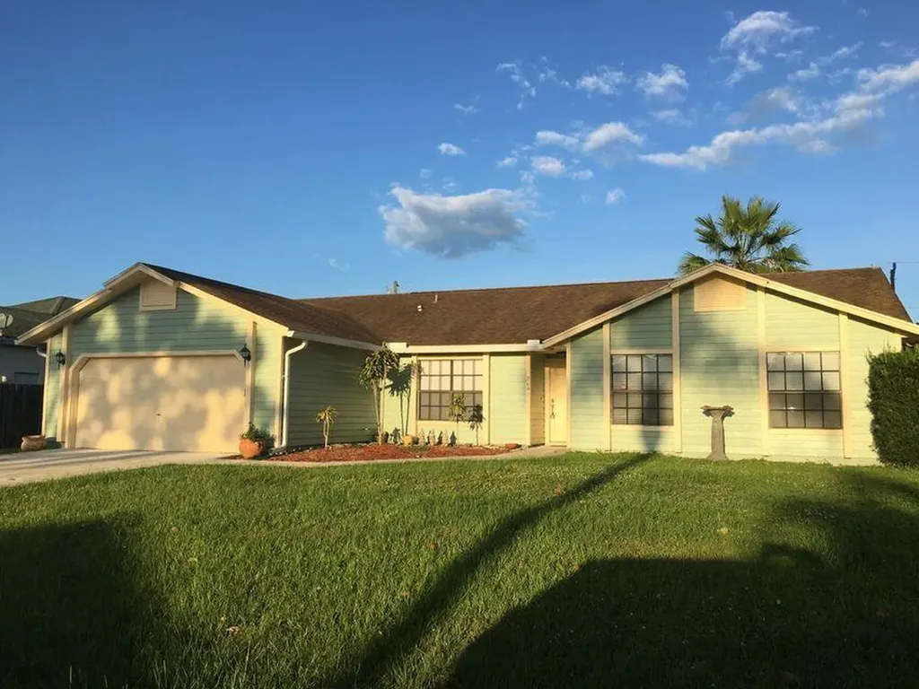 2641 SW Eastman Street Port St Lucie FL 34953