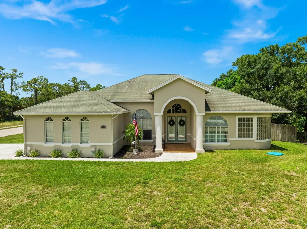 7206 Deland Avenue Fort Pierce FL 34951