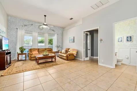 7206 Deland Avenue Fort Pierce FL 34951