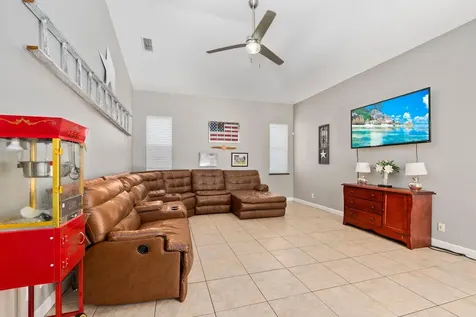 7206 Deland Avenue Fort Pierce FL 34951