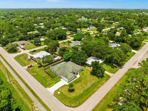 7206 Deland Avenue Fort Pierce FL 34951