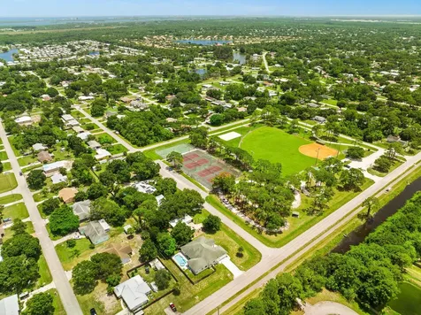 7206 Deland Avenue Fort Pierce FL 34951