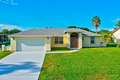 682 SW College Park Road Port St Lucie FL 34953