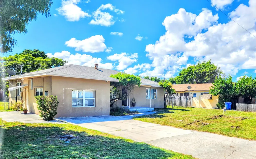414 W Branch Street Lantana FL 33462