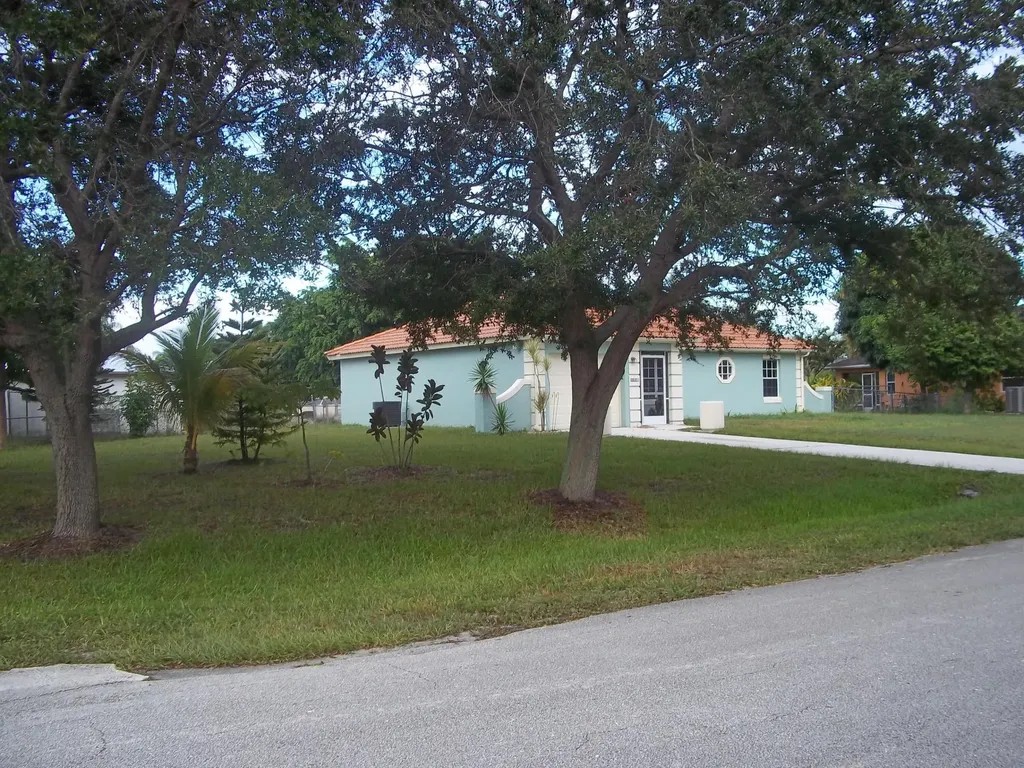 265 SW Dalton Circle Port St Lucie FL 34953