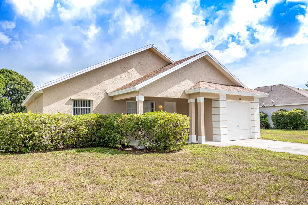 724 Wisteria Avenue Fort Pierce FL 34982