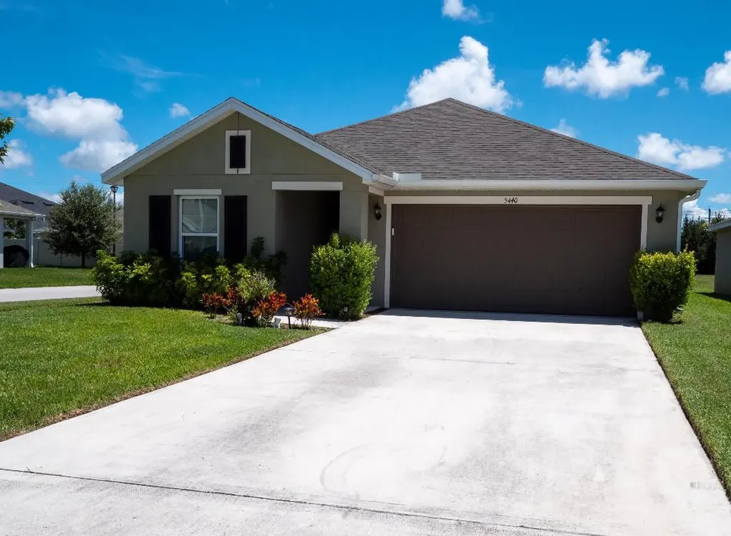 5440 NW Pine Trail Circle Port St Lucie FL 34983