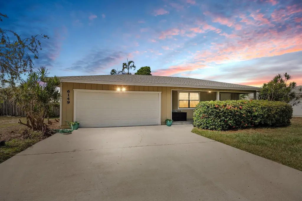 6149 SE Poinciana Lane Hobe Sound FL 33455