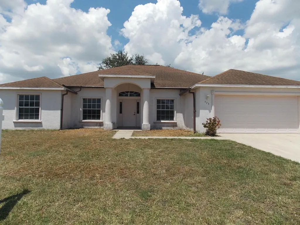 573 SW Kabot Avenue Port St Lucie FL 34953