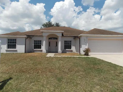 573 SW Kabot Avenue Port St Lucie FL 34953