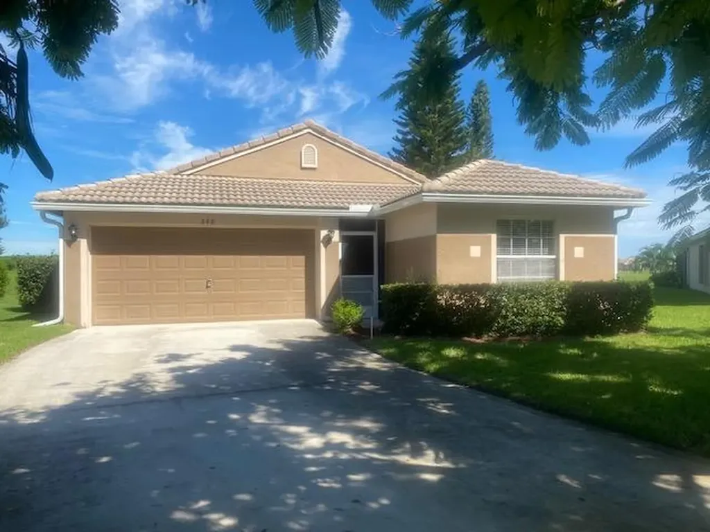 848 NW Greenwich Court Port St Lucie FL 34983