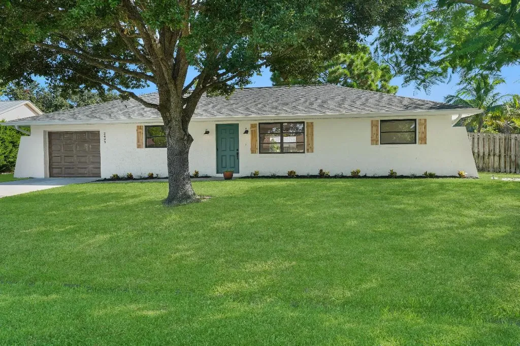 2499 SE Tracy Avenue Port St Lucie FL 34952