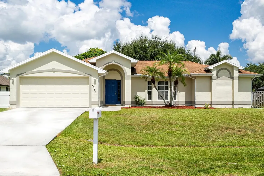 2833 SE Pace Drive Port St Lucie FL 34984