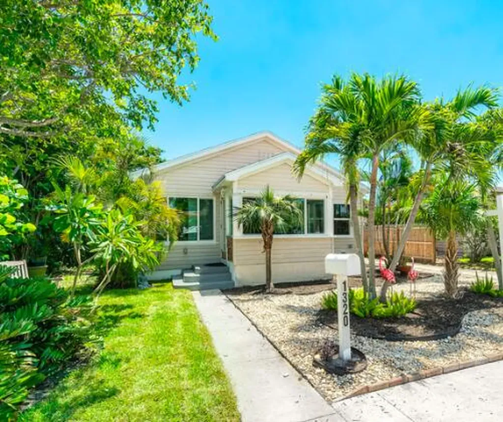1320 N Ocean Breeze Lake Worth Beach FL 33460