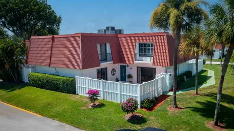 1406 Oxford Lane Boynton Beach FL 33426