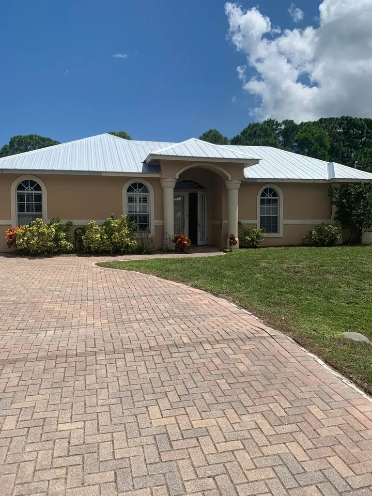 679 NW Grenada Street Port St Lucie FL 34983