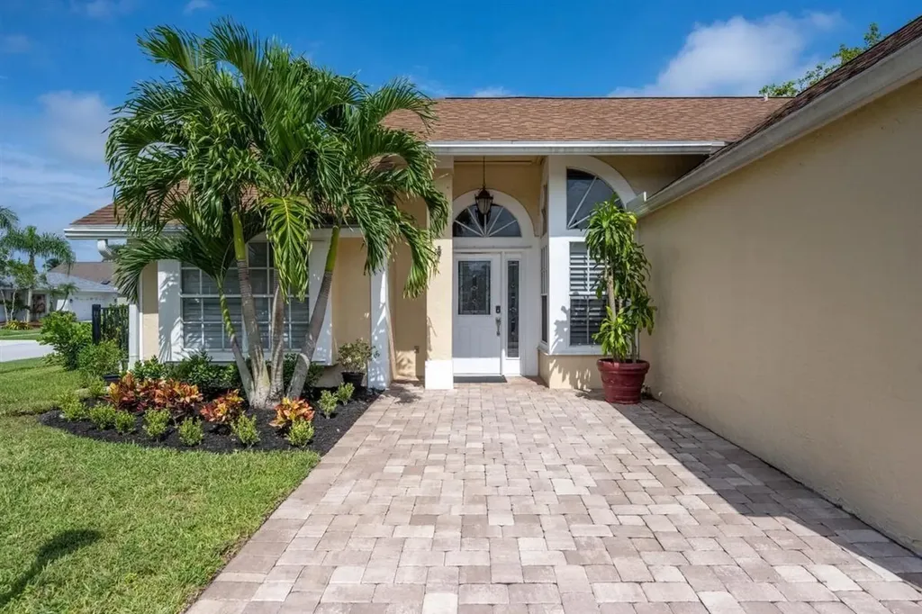 13015 Blue Lake Drive Wellington FL 33414
